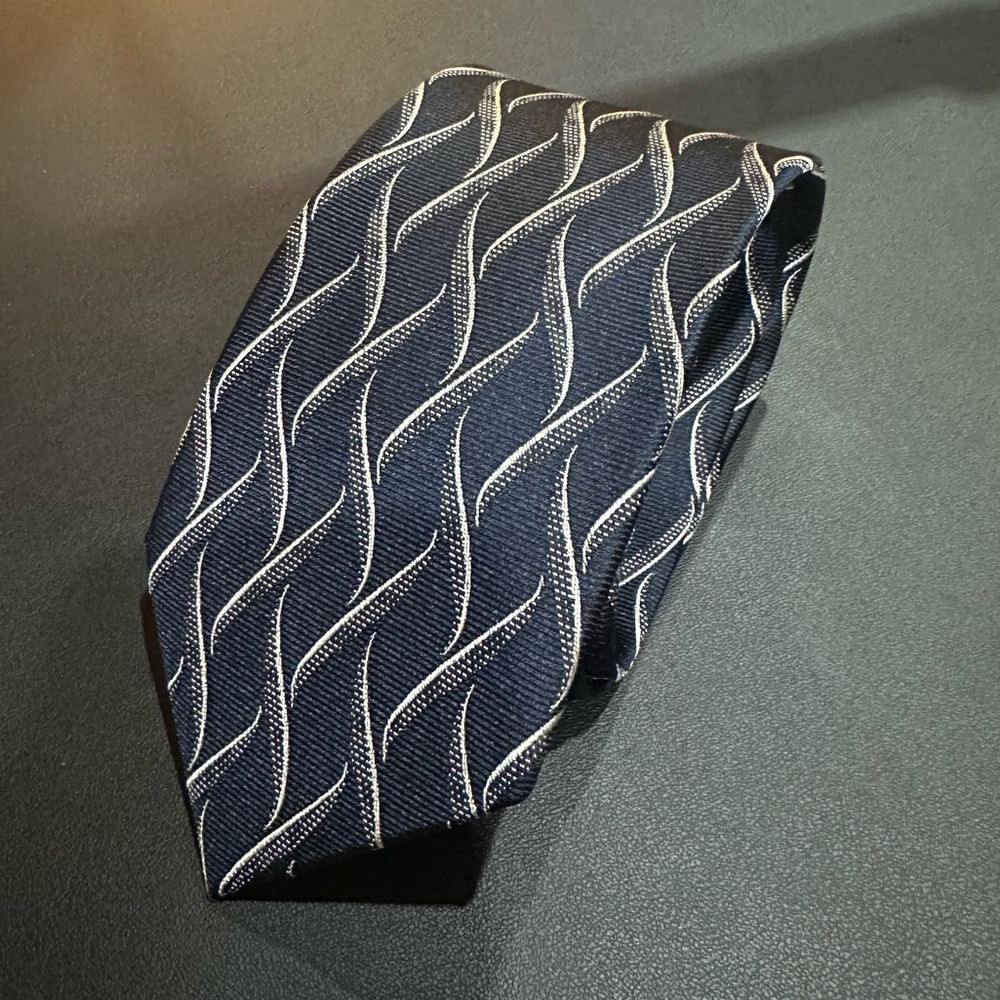 High quality 100% Silk (not polyester) Tie, Brand New